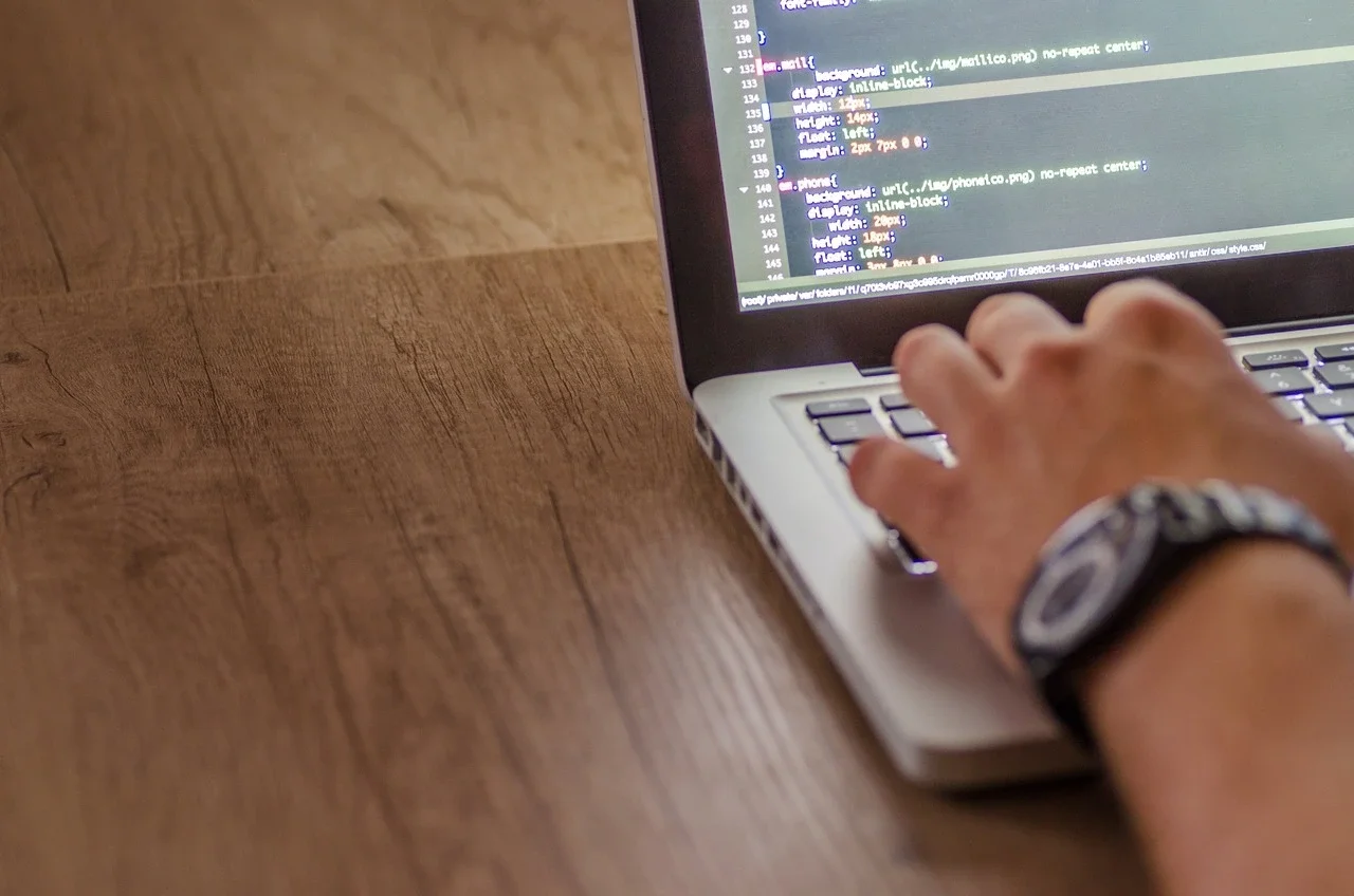 Web-Präsenz für KMUs: Innovativ & Günstig